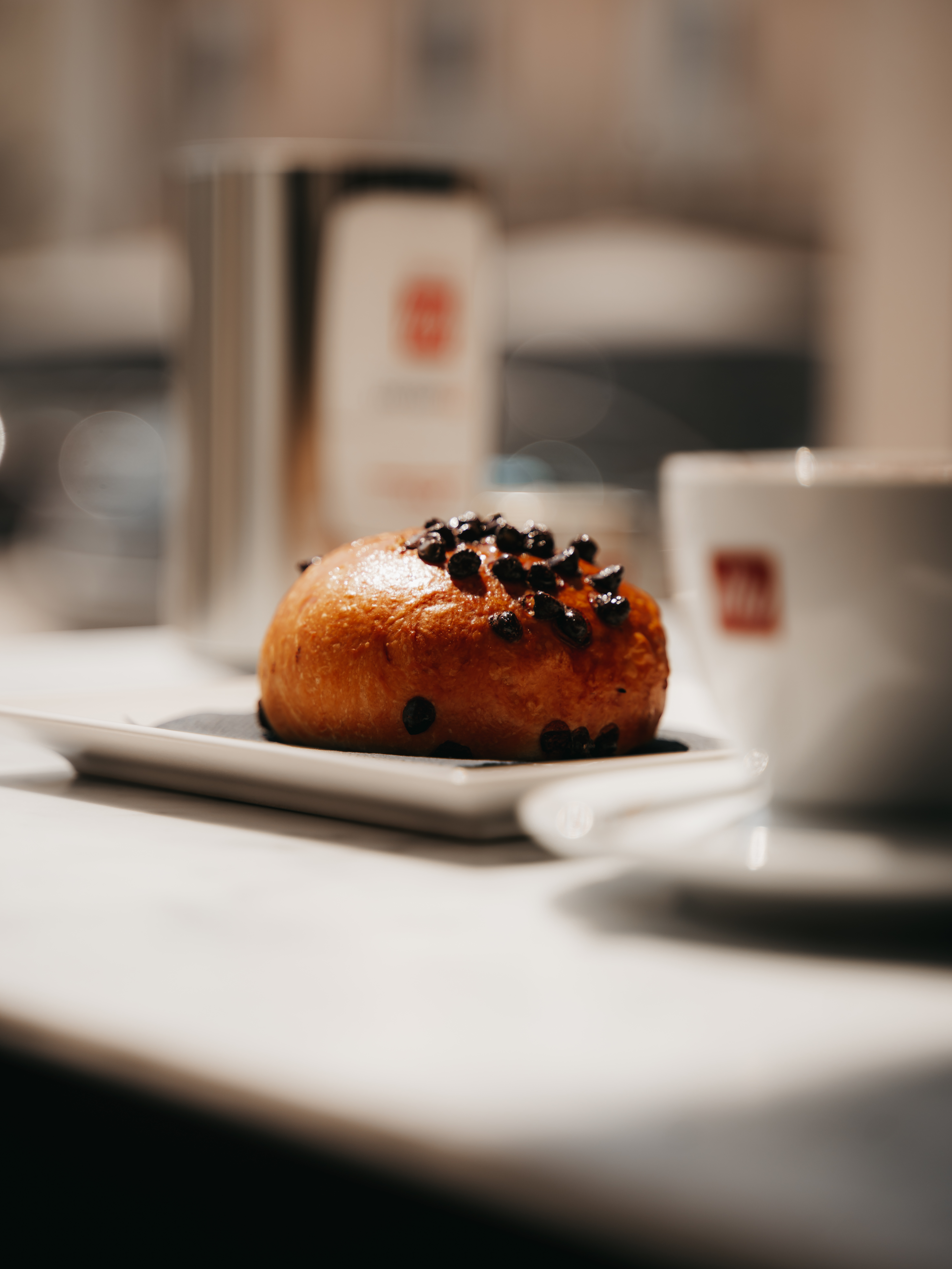 Brioche ed espressino della caffetteria Gente di Mare