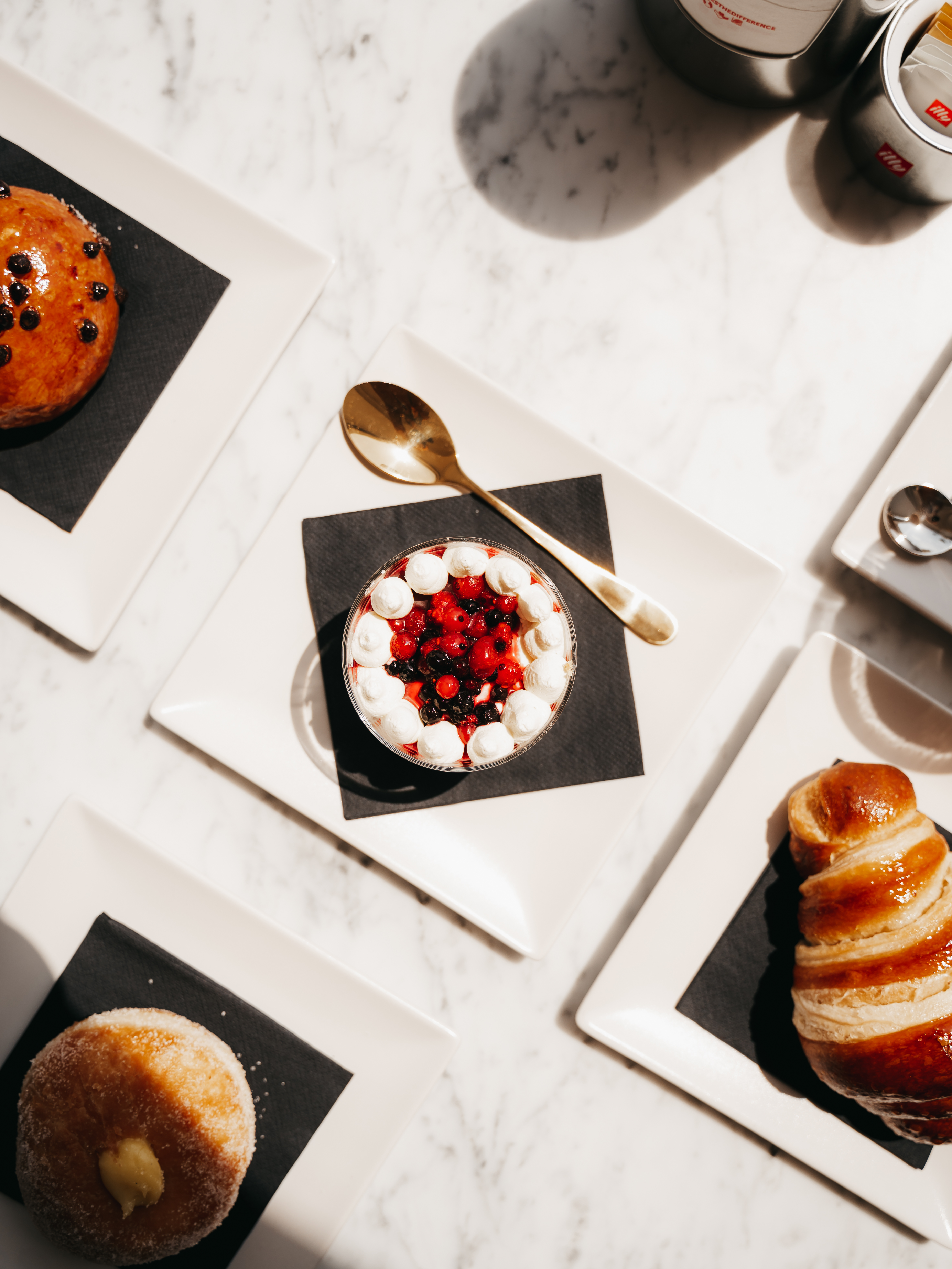 Cornetto, brioche e dolce della caffetteria Gente di Mare